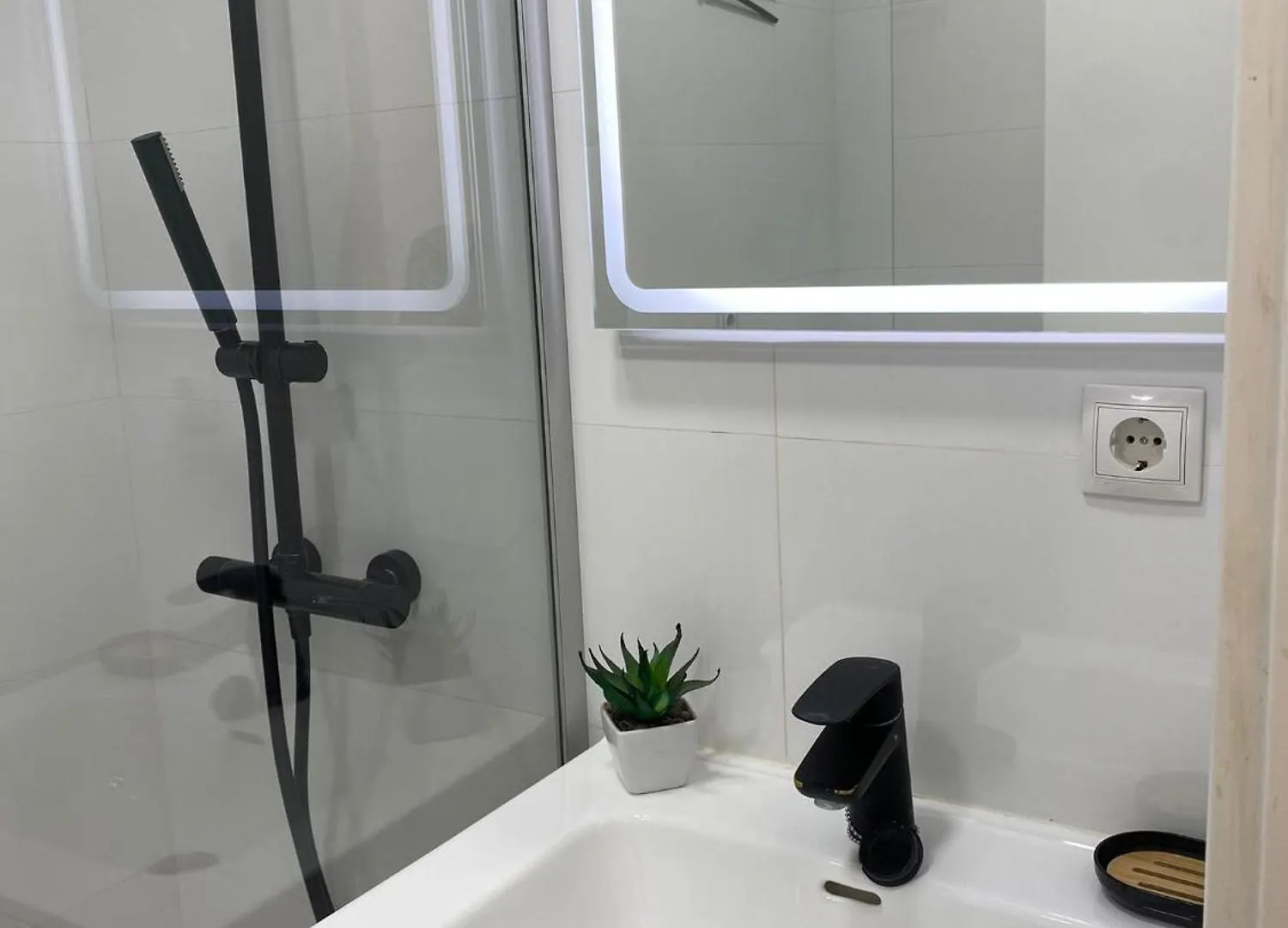 Apartment Estudio Con Piscina Y Parking, Playa A 4 Min A Pie, Tren A 2 Min Fuengirola