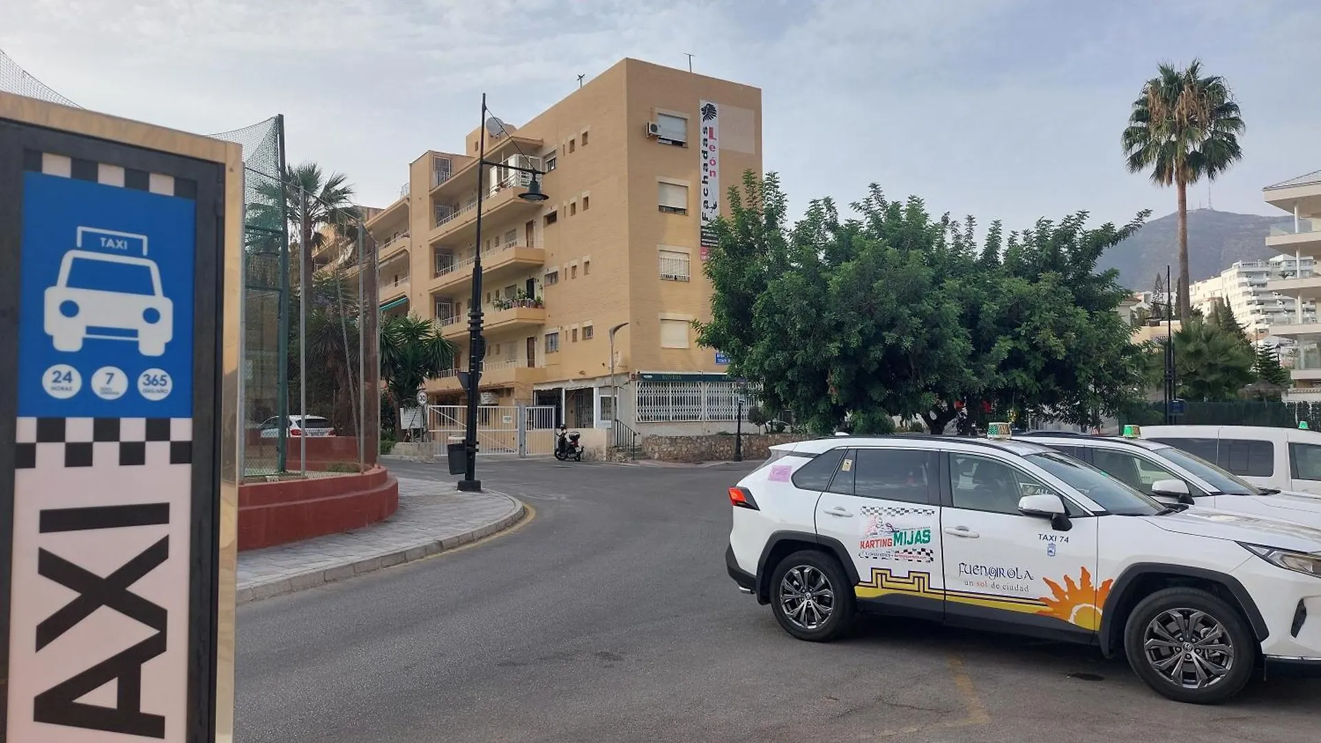 Apartment Estudio Con Piscina Y Parking, Playa A 4 Min A Pie, Tren A 2 Min Fuengirola