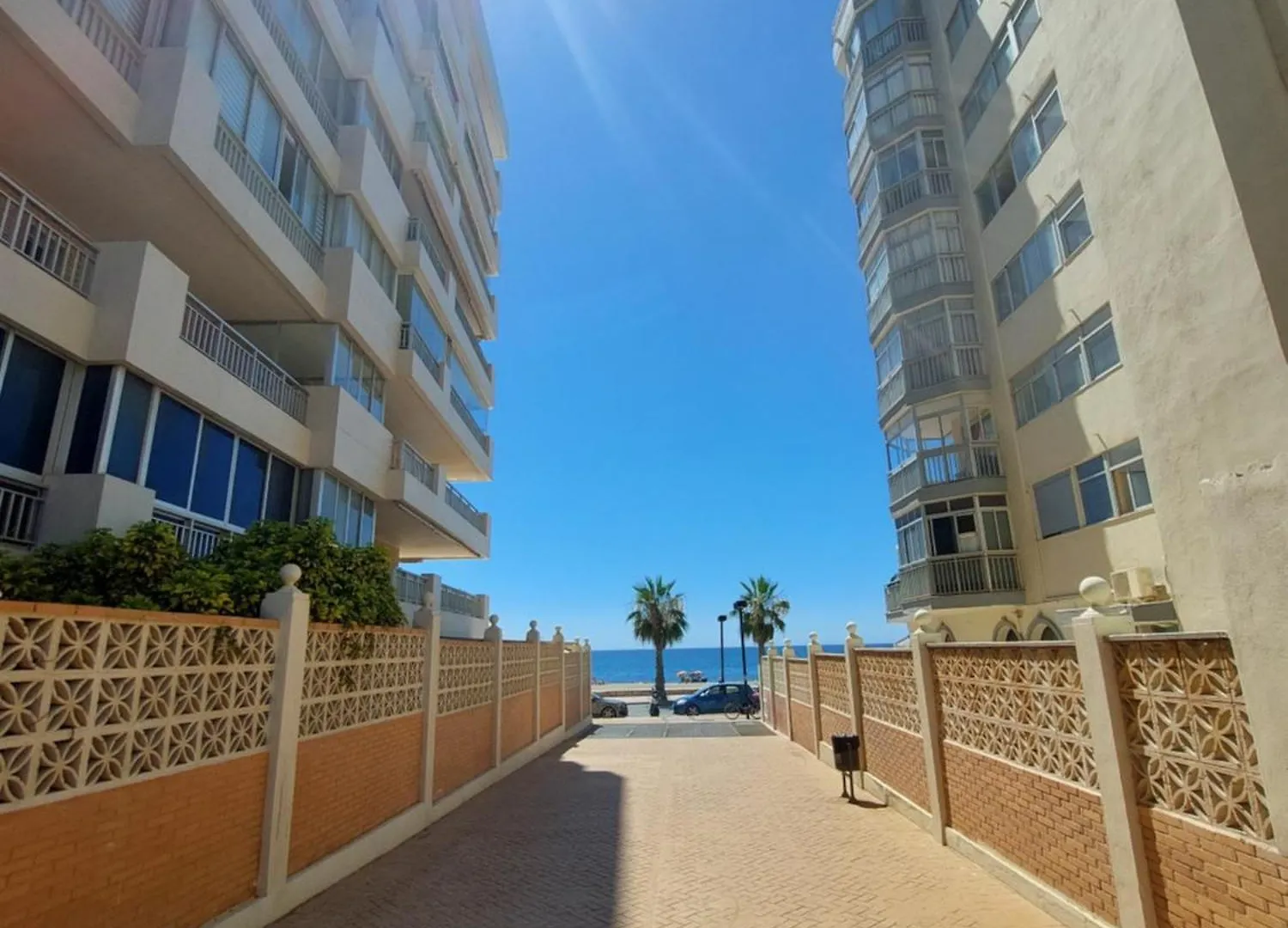 Apartment Estudio Con Piscina Y Parking, Playa A 4 Min A Pie, Tren A 2 Min Fuengirola