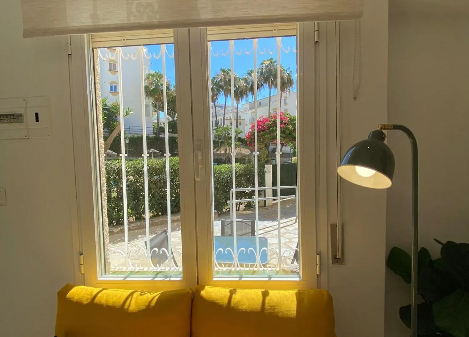 Estudio Con Piscina Y Parking, Playa A 4 Min A Pie, Tren A 2 Min Fuengirola Spain
