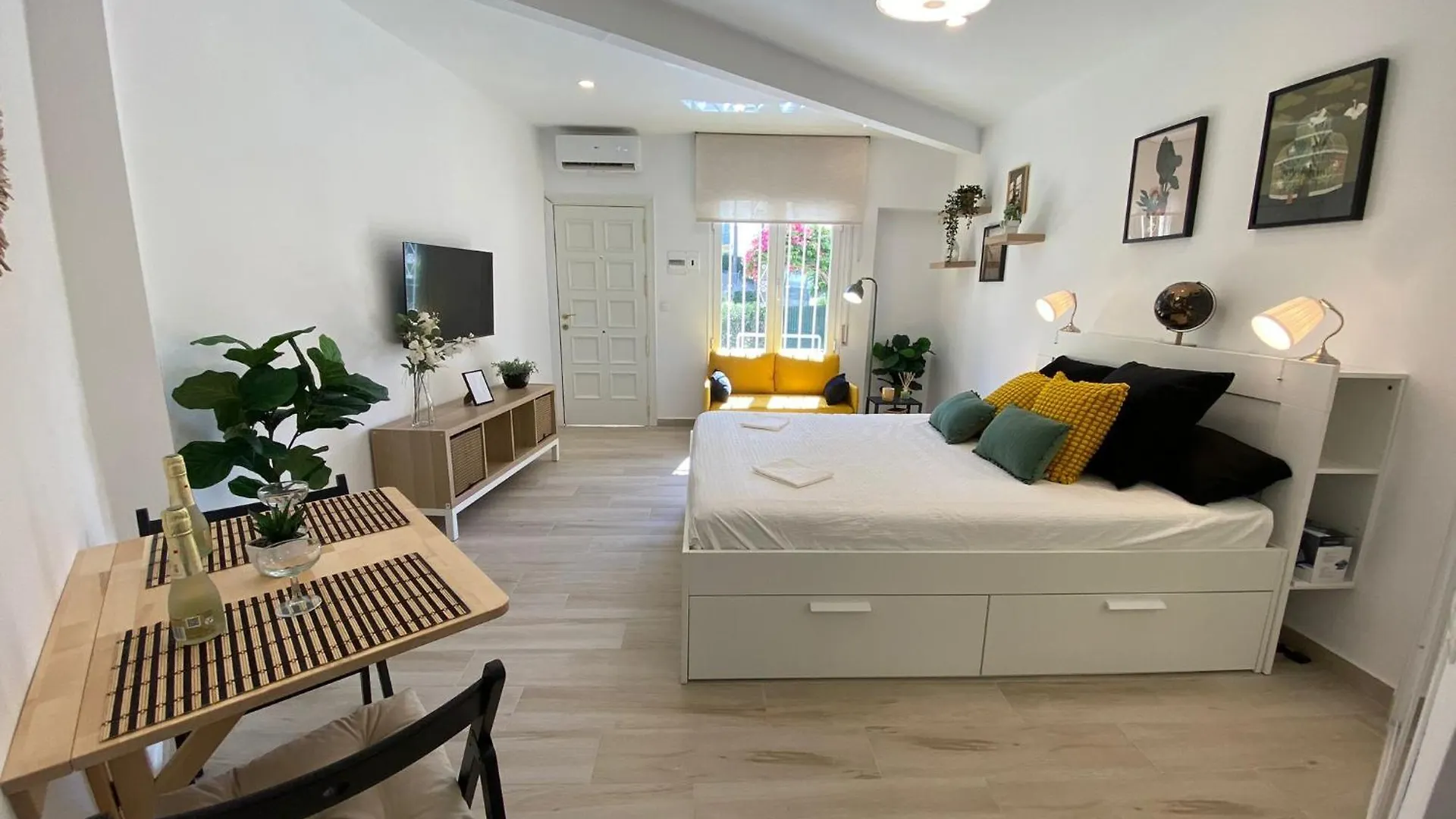 Apartment Estudio Con Piscina Y Parking, Playa A 4 Min A Pie, Tren A 2 Min Fuengirola